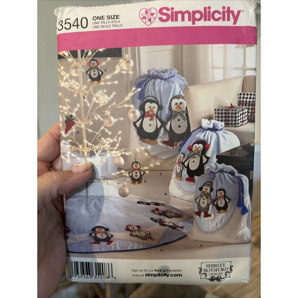 Christmas Penguin Ornaments Bags Tree Skirt Simplicity Sewing Pattern 3540 Uncut